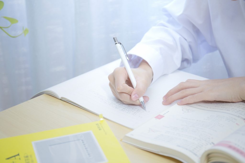 資格取得までの長い道のりの途中でダラけはじめましたが、あることがきっかけで勉強の意欲が再燃しました。